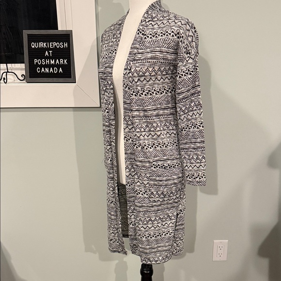 Patterned Gray Open-Front Sweater - Picture 3 of 12